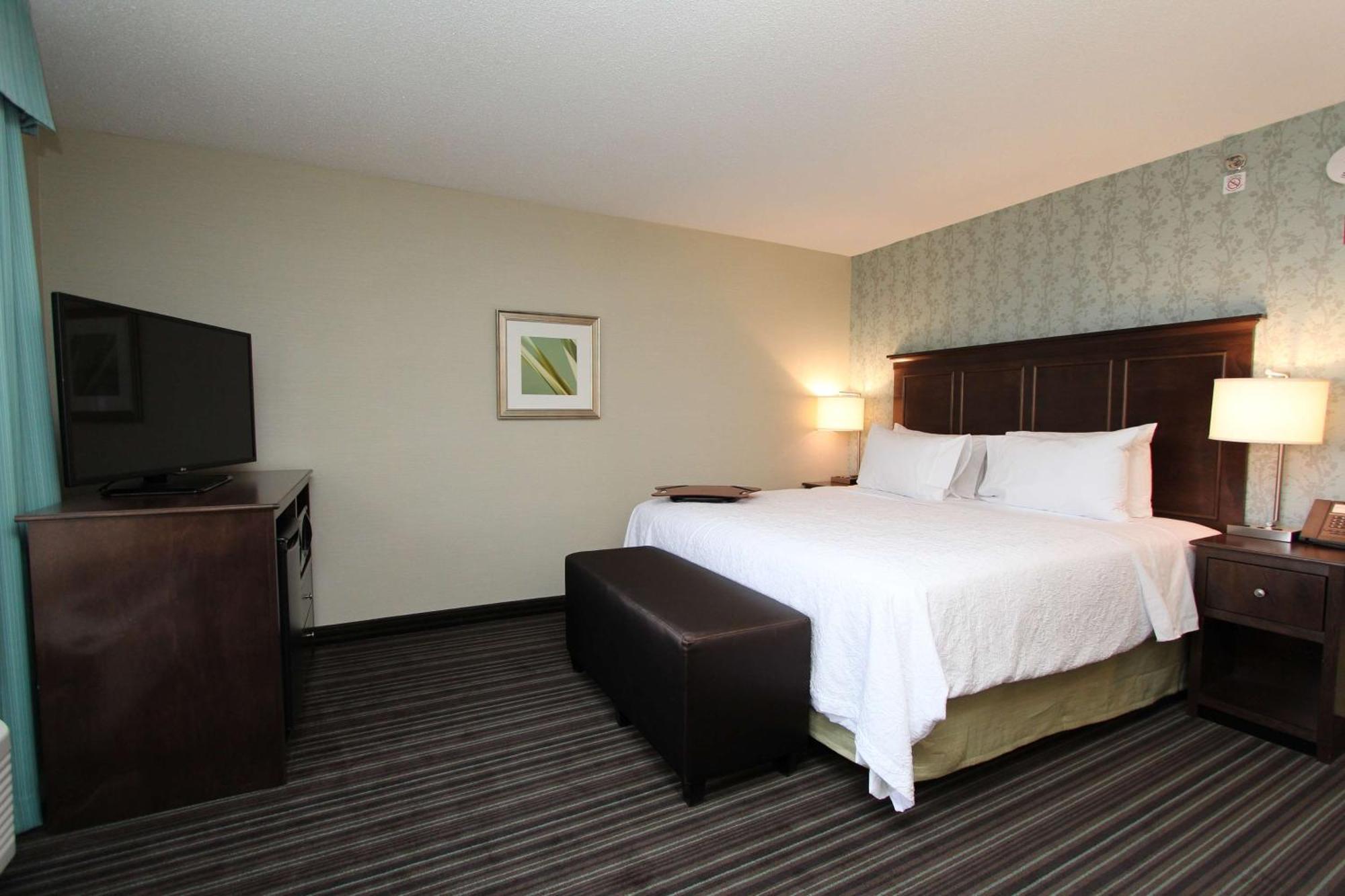 Hampton Inn & Suites By Hilton St. John'S Airport Экстерьер фото