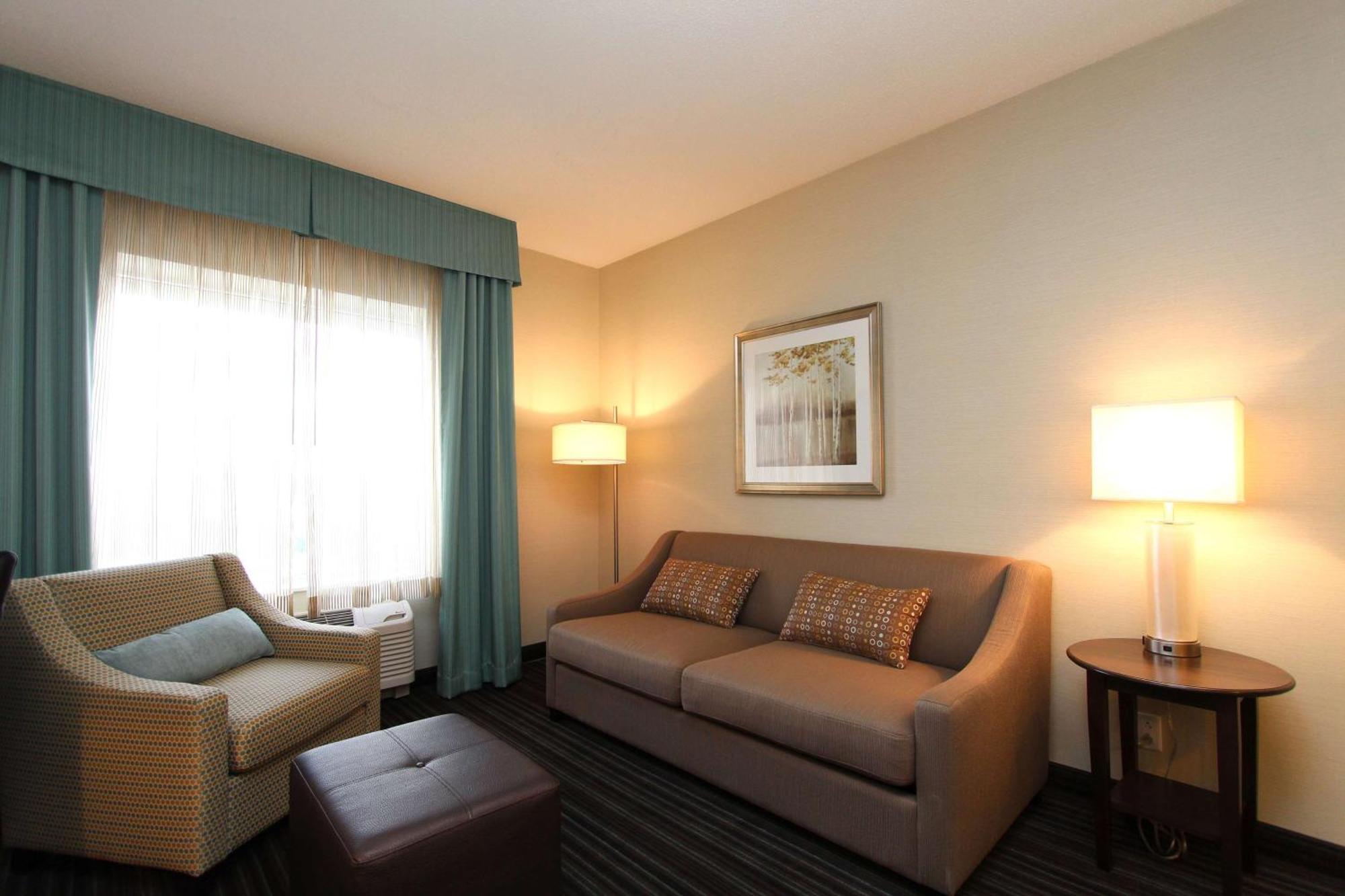 Hampton Inn & Suites By Hilton St. John'S Airport Экстерьер фото